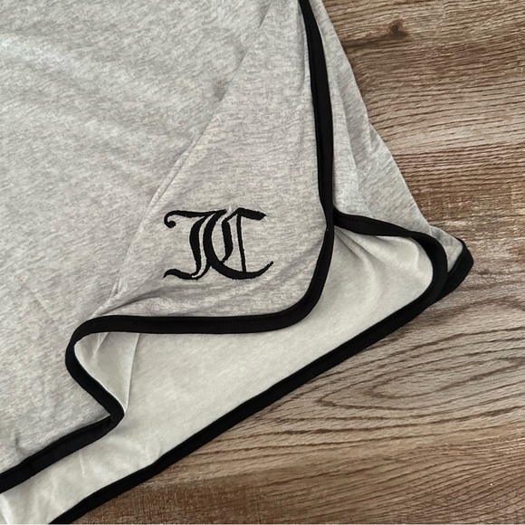 Juicy Couture 2PC Gray Tank & Shorts Pajama Set - Picture 7 of 9